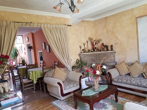 Interior - Petite Maison (Quito)