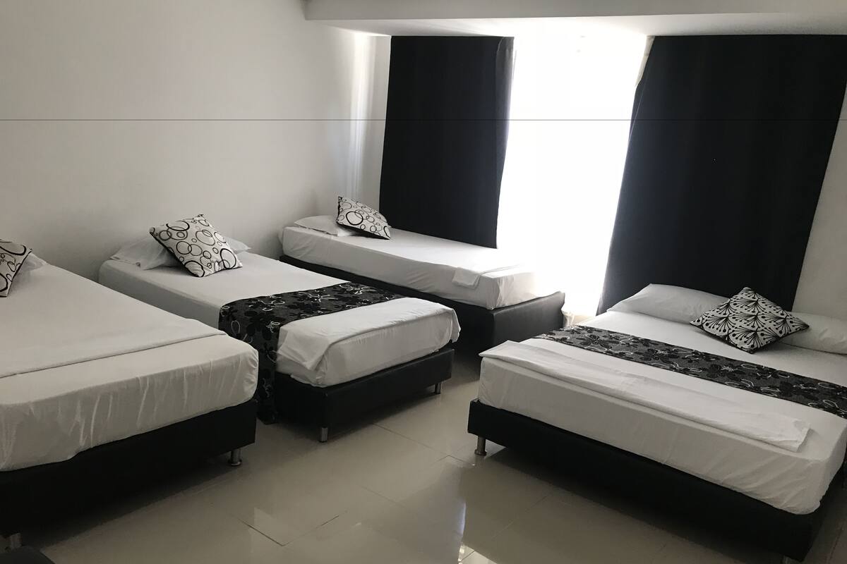 Family Room | Iron/ironing board, free WiFi