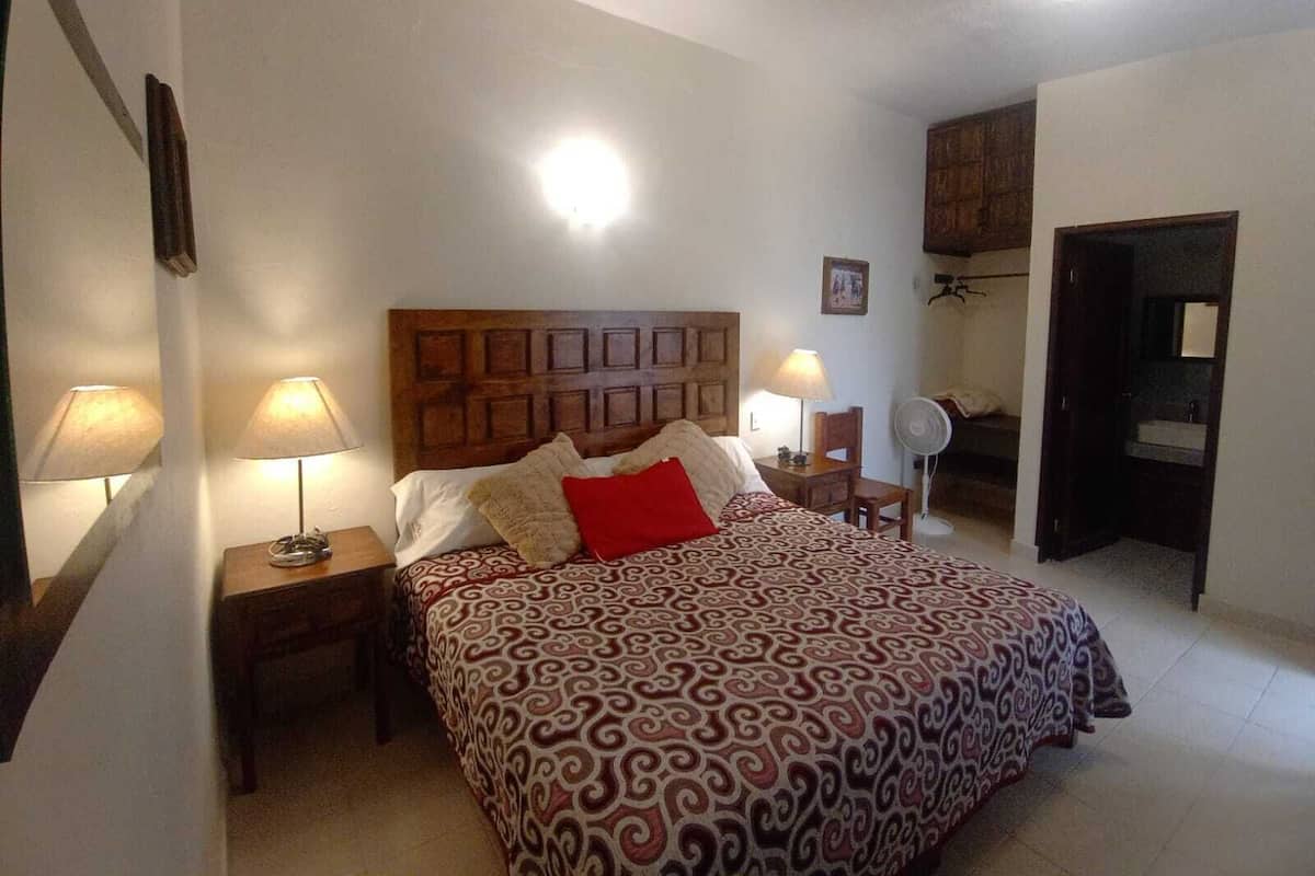 Deluxe Master Room | Free WiFi, bed sheets