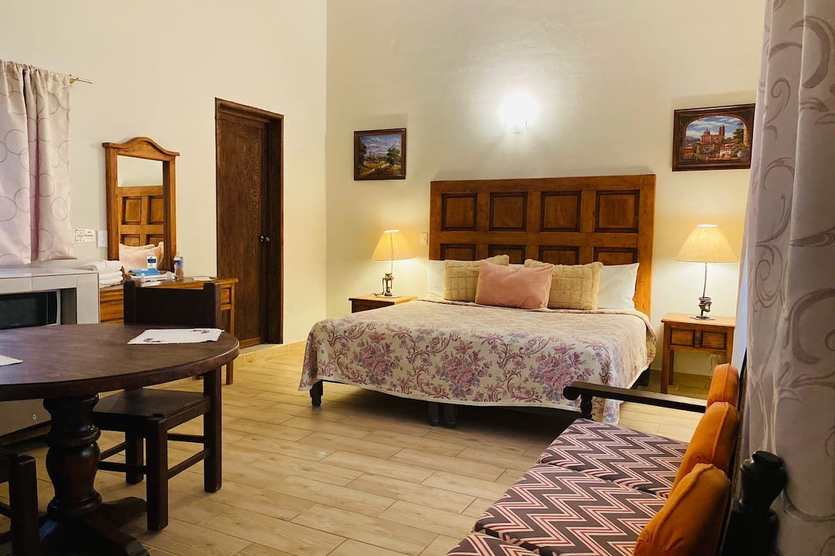 Presidential Suite | Free WiFi, bed sheets