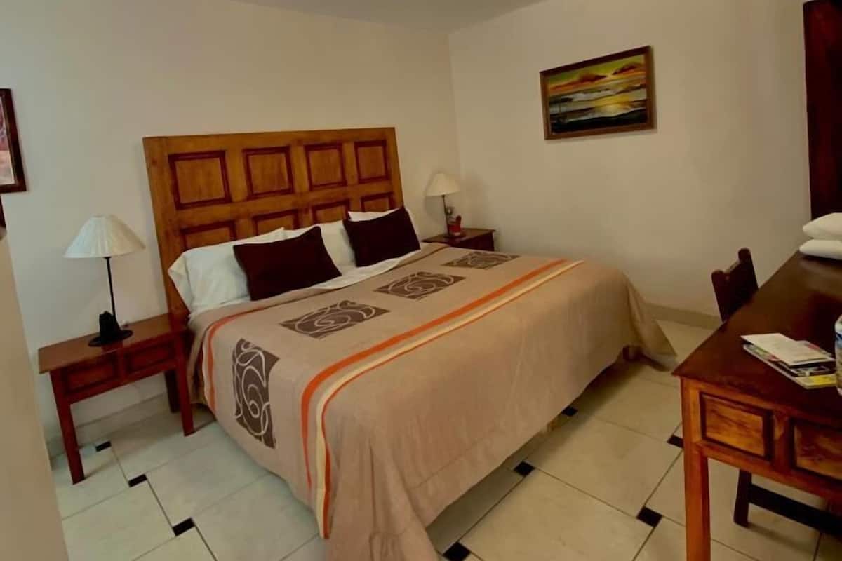 Master Room | Free WiFi, bed sheets