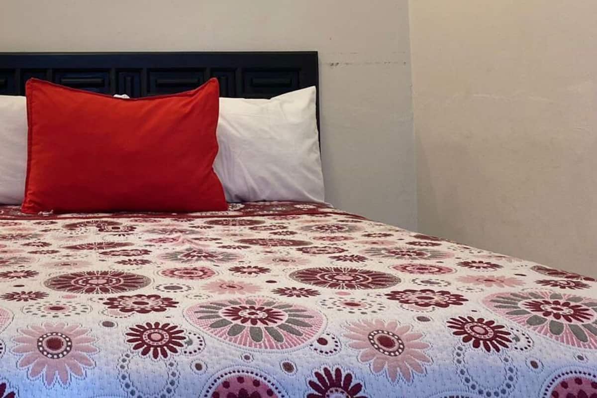 Standard Room | Free WiFi, bed sheets
