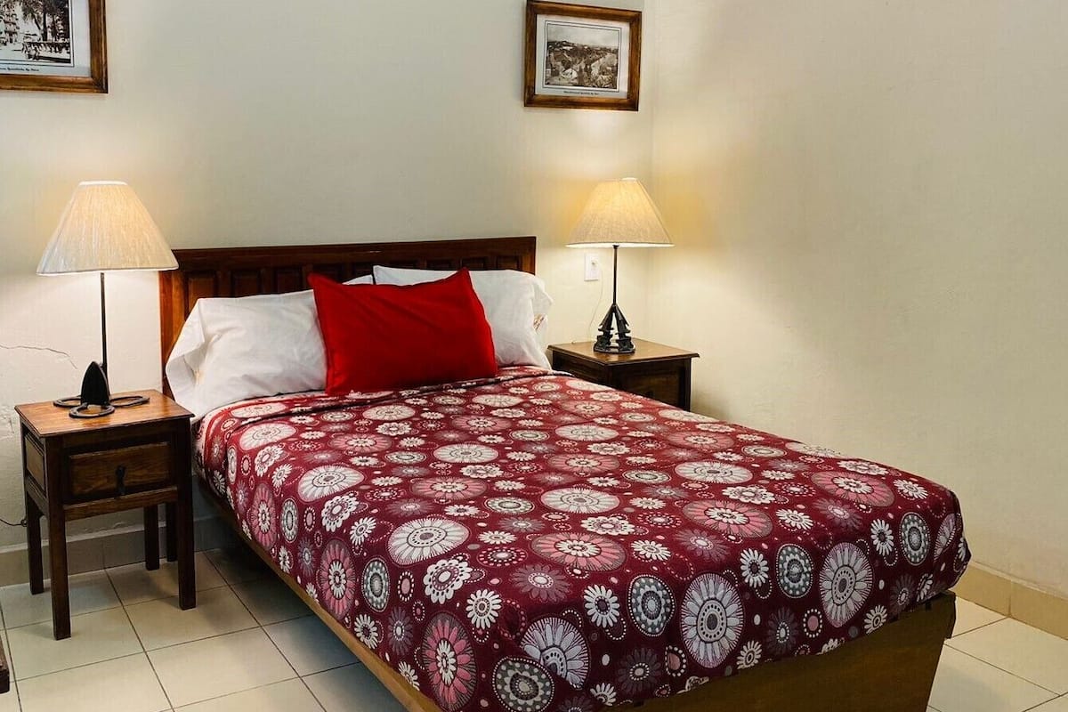 Deluxe Standard Room | Free WiFi, bed sheets
