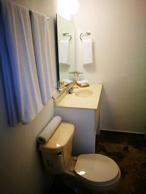 Bathroom - Casa Amor (Tepoztlán)