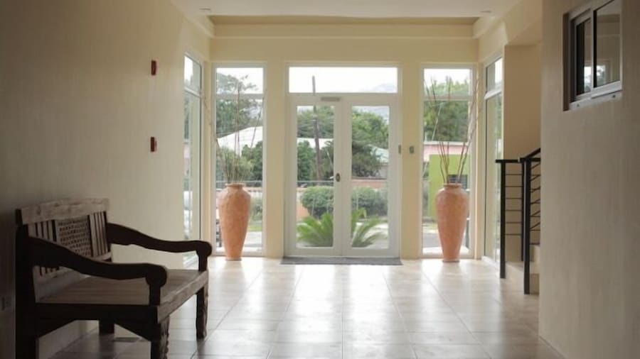 Kingston Apartment at Tres Vista