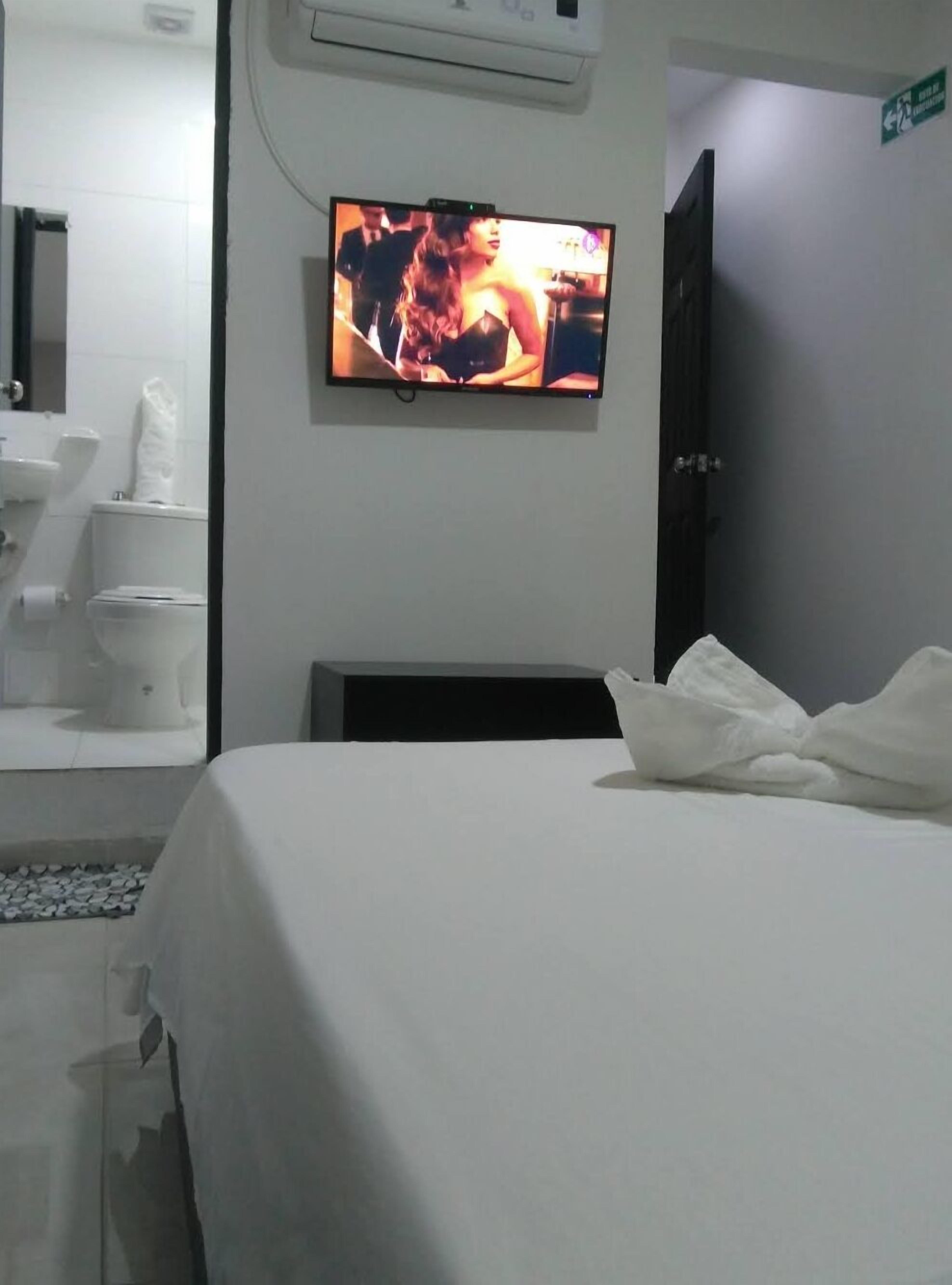 Iron/ironing board, free WiFi