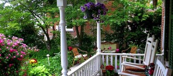 Historic Iron Horse Inn