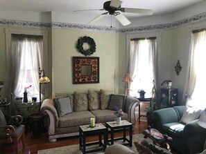 Interior - Historic Iron Horse Inn (Hermann)