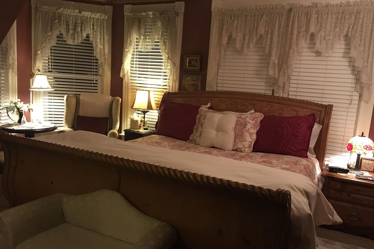 Room, Private Bathroom (Captain's) | Minibar, iron/ironing board, bed sheets