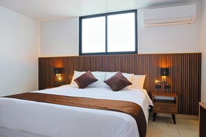 Executive Single Room | Premium bedding, down duvets, memory-foam beds, minibar - Las Poncianas (Casma)