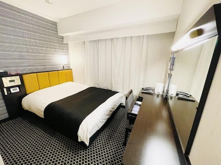 Desk, blackout drapes, free WiFi, bed sheets. APA Hotel Akihabaraeki Denkigaiguchi