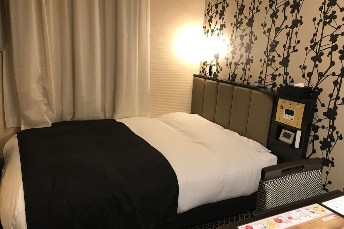 Desk, blackout curtains, free WiFi, bed sheets