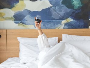 In-room safe, desk, blackout drapes, iron/ironing board - ibis Styles Hobart (Hobart)