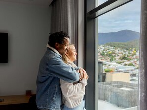 Superior Room, 1 Queen Bed | In-room safe, desk, blackout drapes, iron/ironing board - ibis Styles Hobart (Hobart)