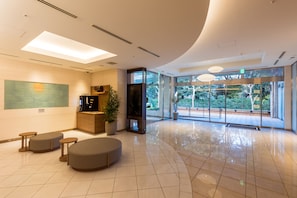 Lobby - JR-East Hotel Mets Mejiro (Tokyo)