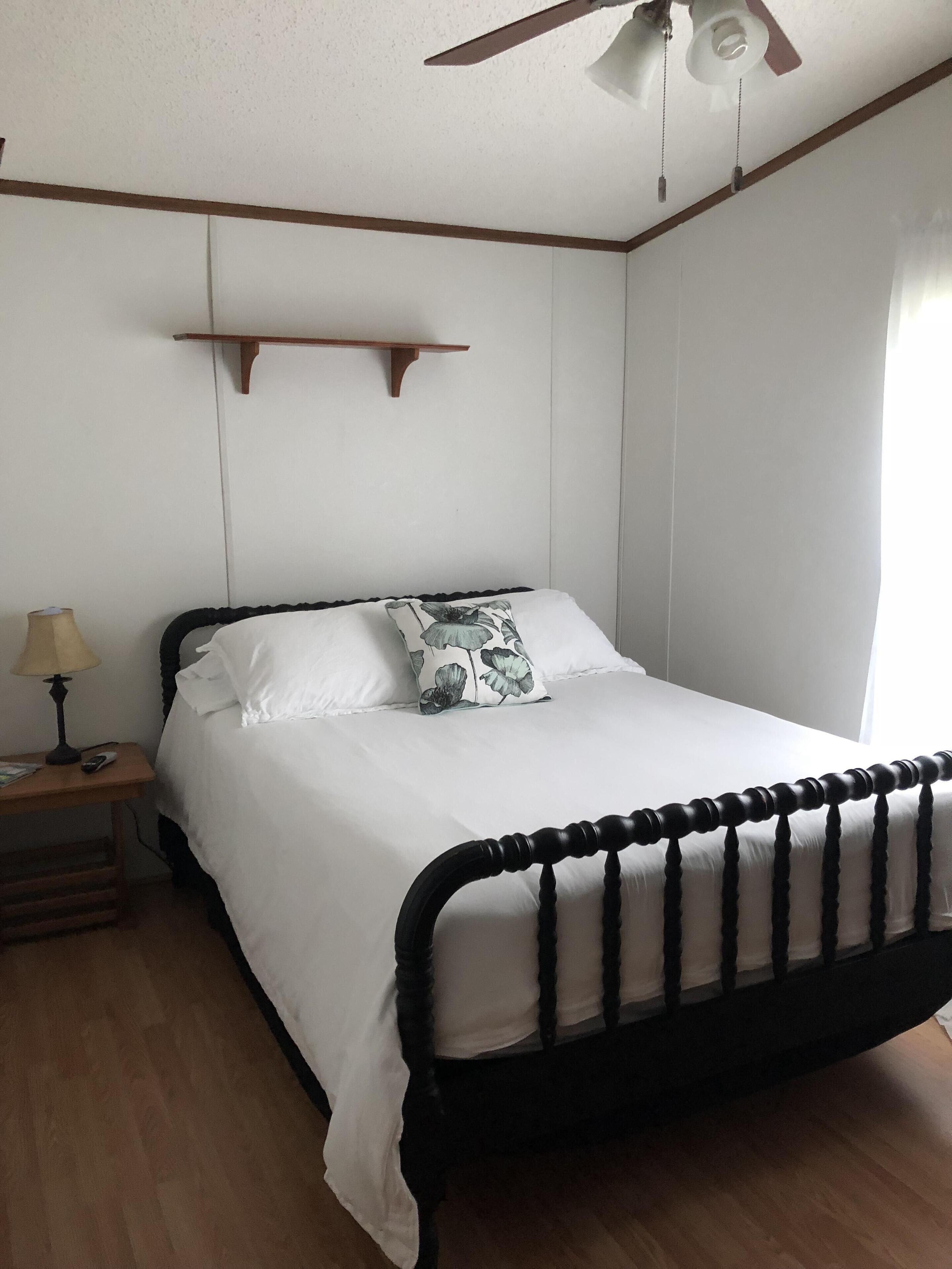 3 habitaciones, escritorio, tabla de planchar con plancha y wifi gratis 