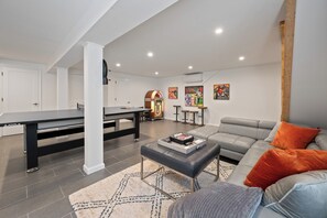 Smart TV, fireplace, table tennis, music library