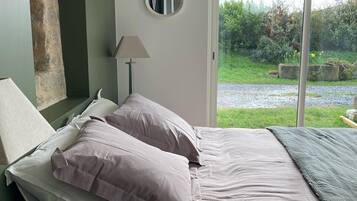 2 chambres, fer et planche à repasser, lit parapluie, Wi-Fi gratuit