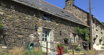 Granero renovado en el centro de Bretaña, cerca del canal de Nantes Brest