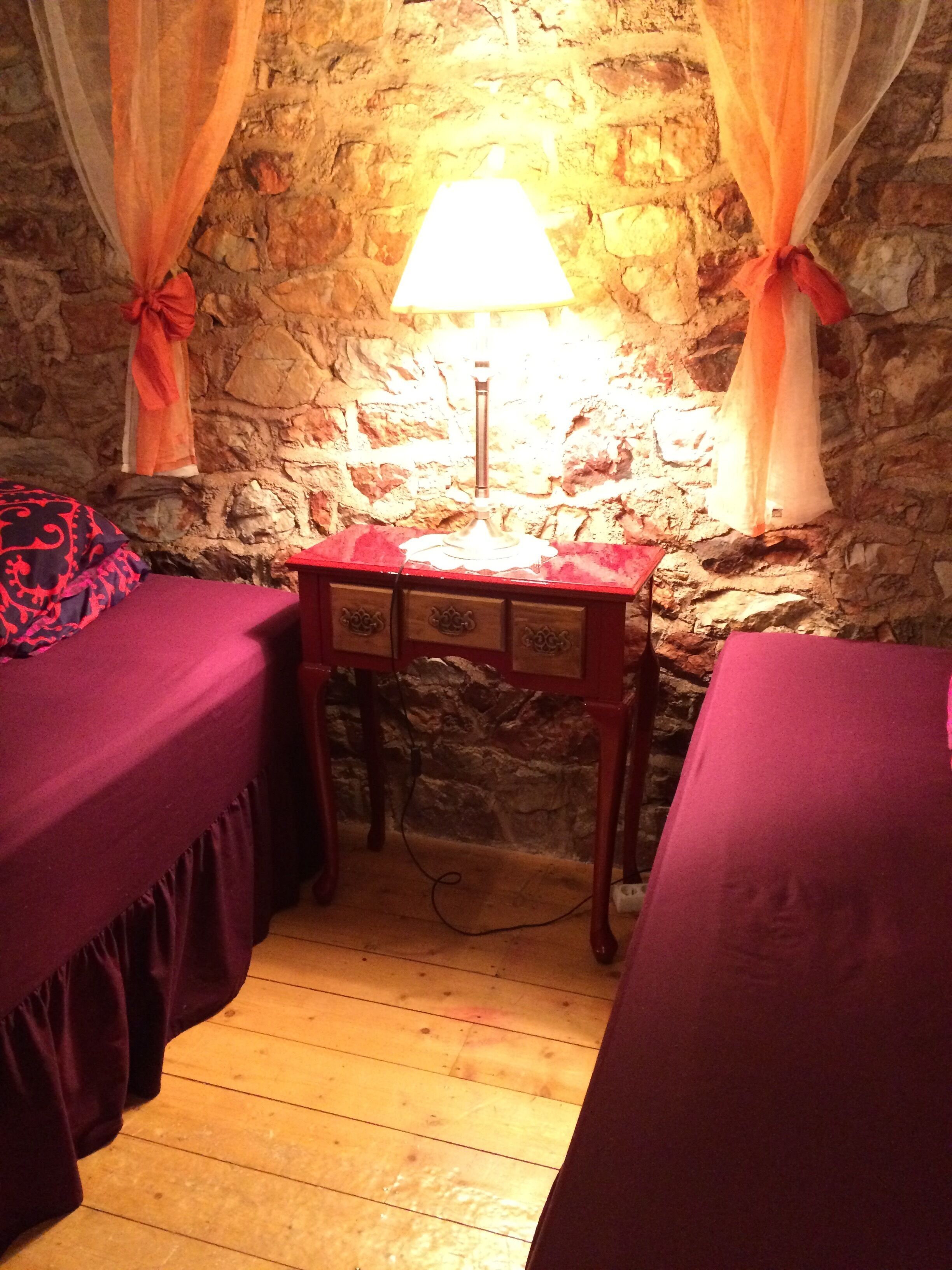 4 chambres, fer et planche à repasser, Wi-Fi, draps fournis