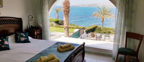 4 slaapkamers, een kluis op de kamer, een bureau