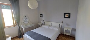 2 bedrooms, bed sheets