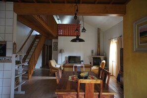 TV, fireplace, books, stereo