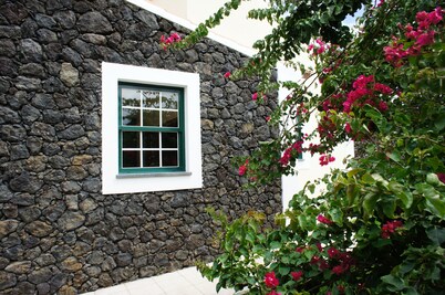 House, Villa close to the Sea, for Holidays in Biscoitos (Terceira Island)