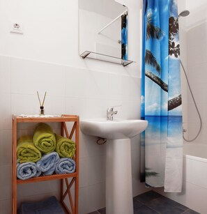 Shower, hair dryer, towels, soap - Apart. 3, Casa Malaga with sea views & balcony (Málaga)