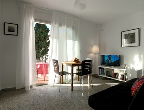 Smart TV, books - Apart. 3, Casa Malaga with sea views & balcony (Málaga)