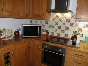 Fridge, microwave, oven, stovetop - Pet friendly barn conversion with spectacular views, just for 2. (Crosby Garrett)