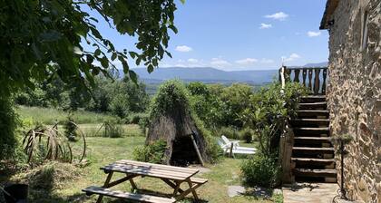 Talo suuri puutarha pienessä kylässä, Tedejo, Folgoso de la Ribera León