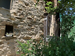 Exterior detail - House with large garden in small village, Tedejo, Folgoso de la Ribera León  (Tedejo Folgoso de la Ribera León)