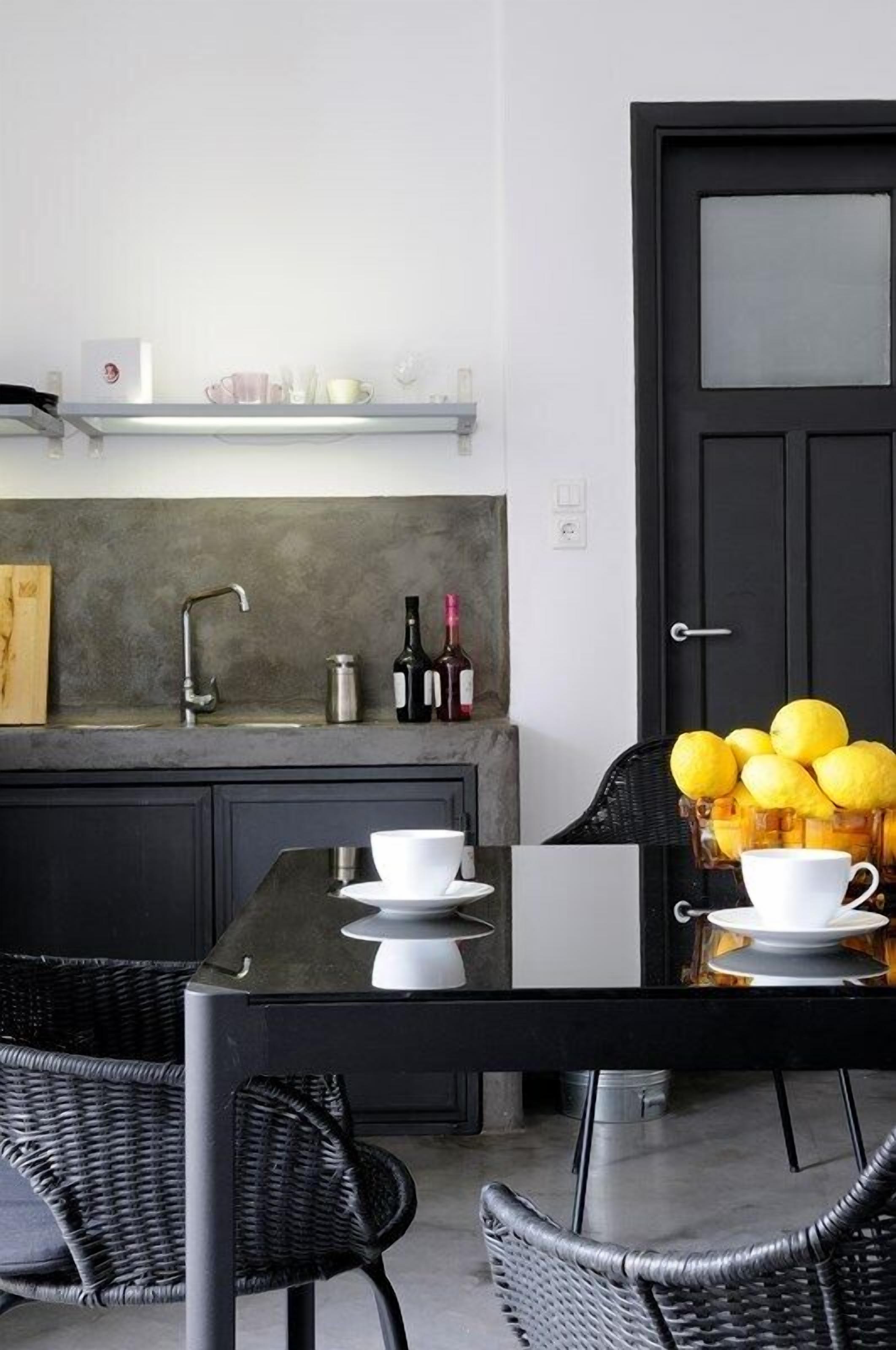 Køleskab, mikrobølgeovn, ovn, kogeplade