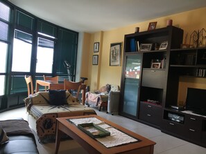 Smart TV, books, offices - Raxo Poio: Apartment/ flat - Raxó - Poio (Raxó - Poio)
