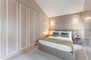 2 bedrooms, in-room safe, iron/ironing board, WiFi
