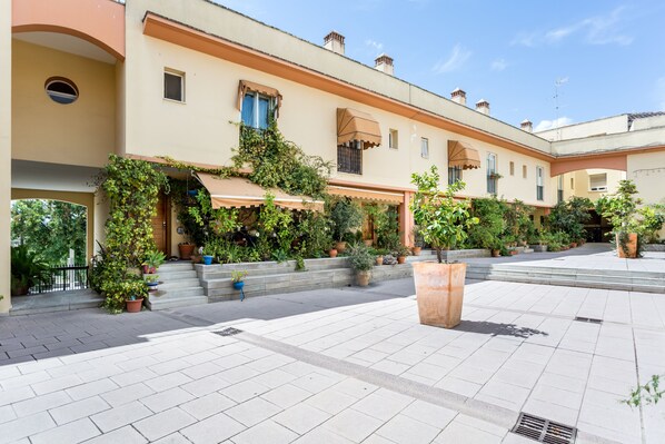 Exterior - Duplex in historic center-Mosque with parking (Córdoba)