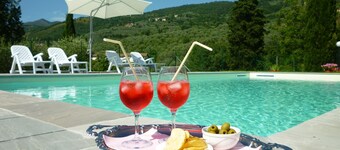 House in the Florentine hills with swimming pool, free parking and wifi