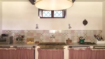 Réfrigérateur, four, plaque de cuisson, lave-vaisselle