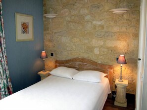 2 slaapkamers, een strijkplank/strijkijzer, wifi, beddengoed