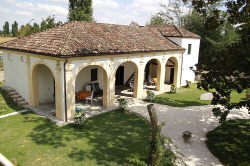 Tiglio, charming residence in the Barchessa of Venetian Villa: Villa Pastori.