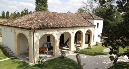 Tiglio, charming residence in the Barchessa of Venetian Villa: Villa Pastori.