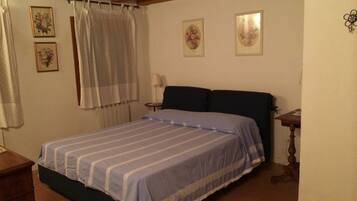 1 chambre, fer et planche Ă repasser, Wi-Fi, draps fournis