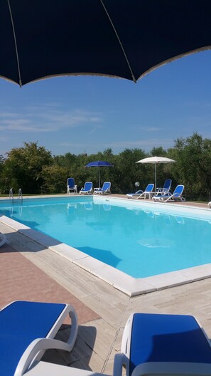 Outdoor pool - Apartment in farmhouse, set in a quiet structure (Grosseto)