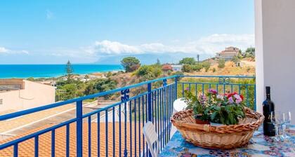 TYPICAL APARTMENT 200 METERS FROM THE SEA WIFI CAR RENTAL