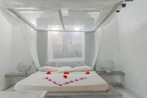 3 bedrooms, in-room safe, travel cot, free WiFi