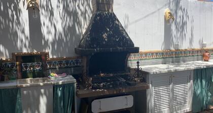 TARJOUS !! Maakotitalo 25 km päässä Sevillasta, uima-altaasta, WIFIstä, A / C: stä. Polkupyörät, puutarhat