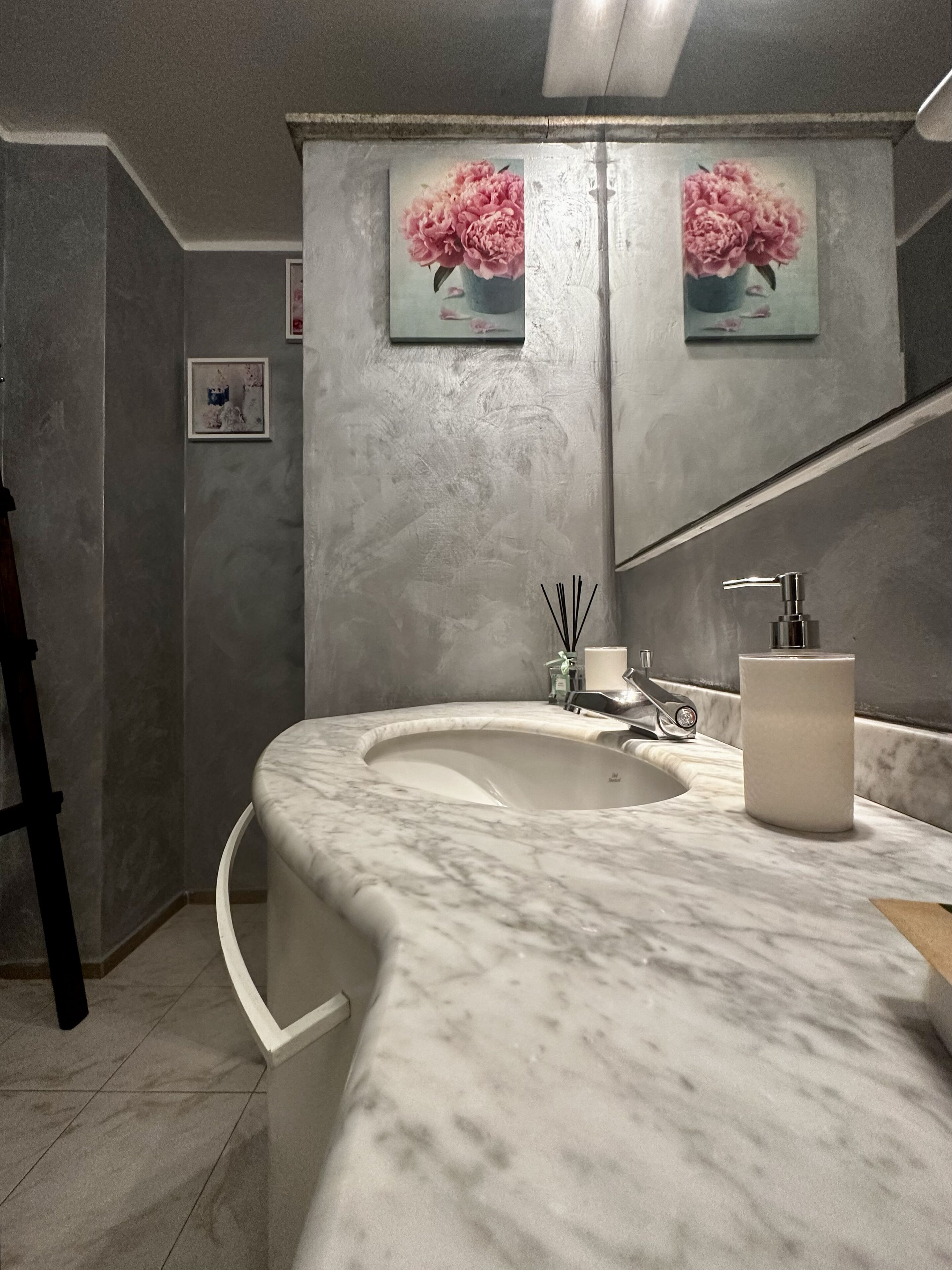 浴缸、風筒、提供毛巾、廁紙