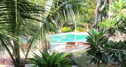 Superior Villa mit Garten / Pool und persönlichen Service zu 150 Meter Meer