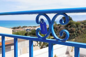 Property grounds - APARTMENT IN VILLA 200 METERS FROM THE SEA WI FI CAR RENTAL UC (castellammare del golfo)